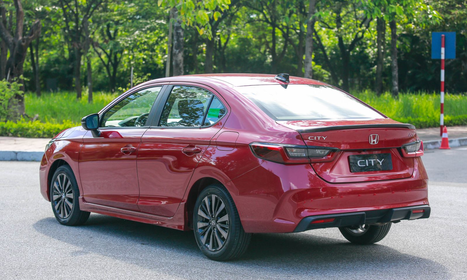 Honda CIty 2023 VnE 9817 Mừng Xuân Ất Tỵ 2025 - Sở hữu Honda City ngay hôm nay với ưu đãi cực kỳ hấp dẫn từ đại lý Honda ô tô Bình Dương
