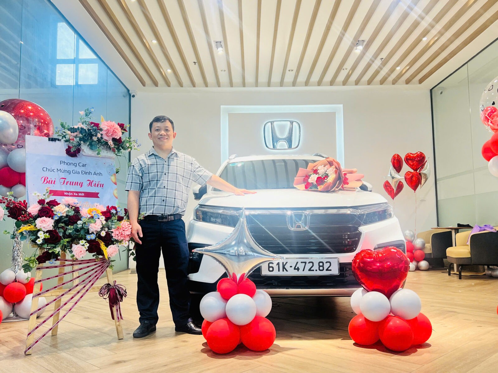 z6016038391935 cbe8a5c39ea47ef51e8c14c24bd9ac5a LỄ BÀN GIAO XE HONDA BR-V LĂN BÁNH BÌNH DƯƠNG | HONDA ÔTÔ BÌNH DƯƠNG