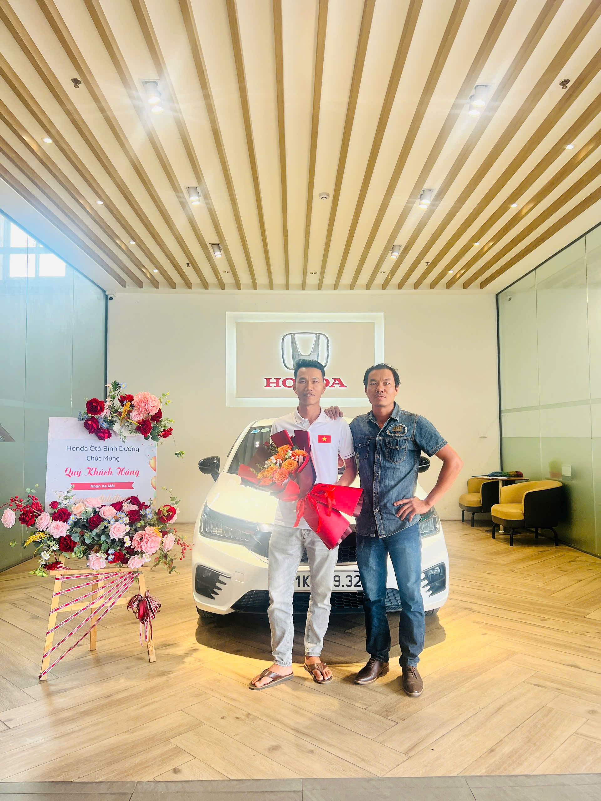 z6461737566928 7b89c54df290df5e130654d9d6659283 Chúc mừng Quý khách hàng nhận xe Honda City 2022 xe đã qua sử dụng | Giá lăn bánh Bình Dương | Honda Ô tô Bình Dương