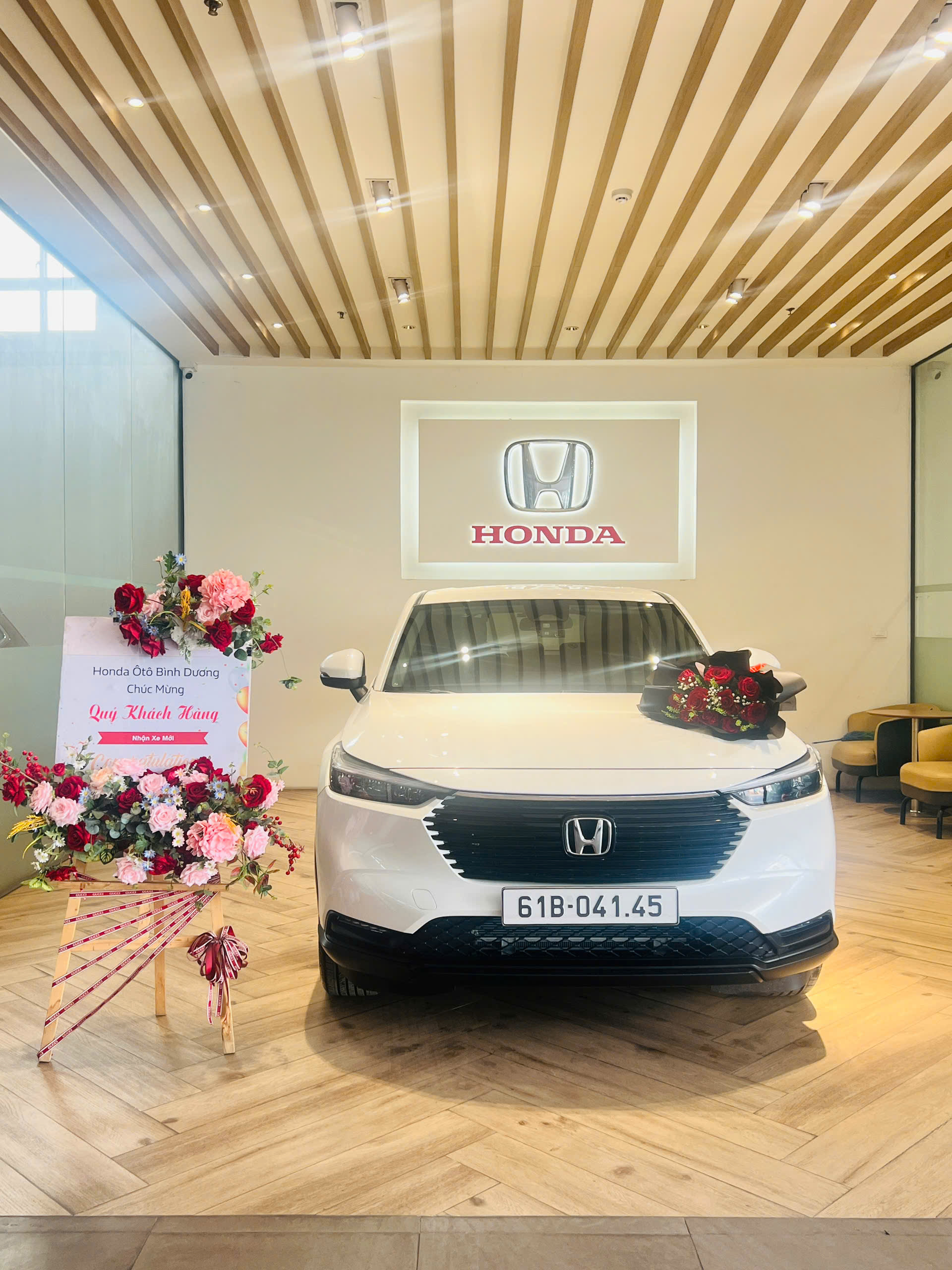 z6461737611721 12d40cfaef6d0a7d64eb900cfb31fb5d Chúc mừng Quý khách hàng nhận xe Honda City 2022 xe đã qua sử dụng | Giá lăn bánh Bình Dương | Honda Ô tô Bình Dương