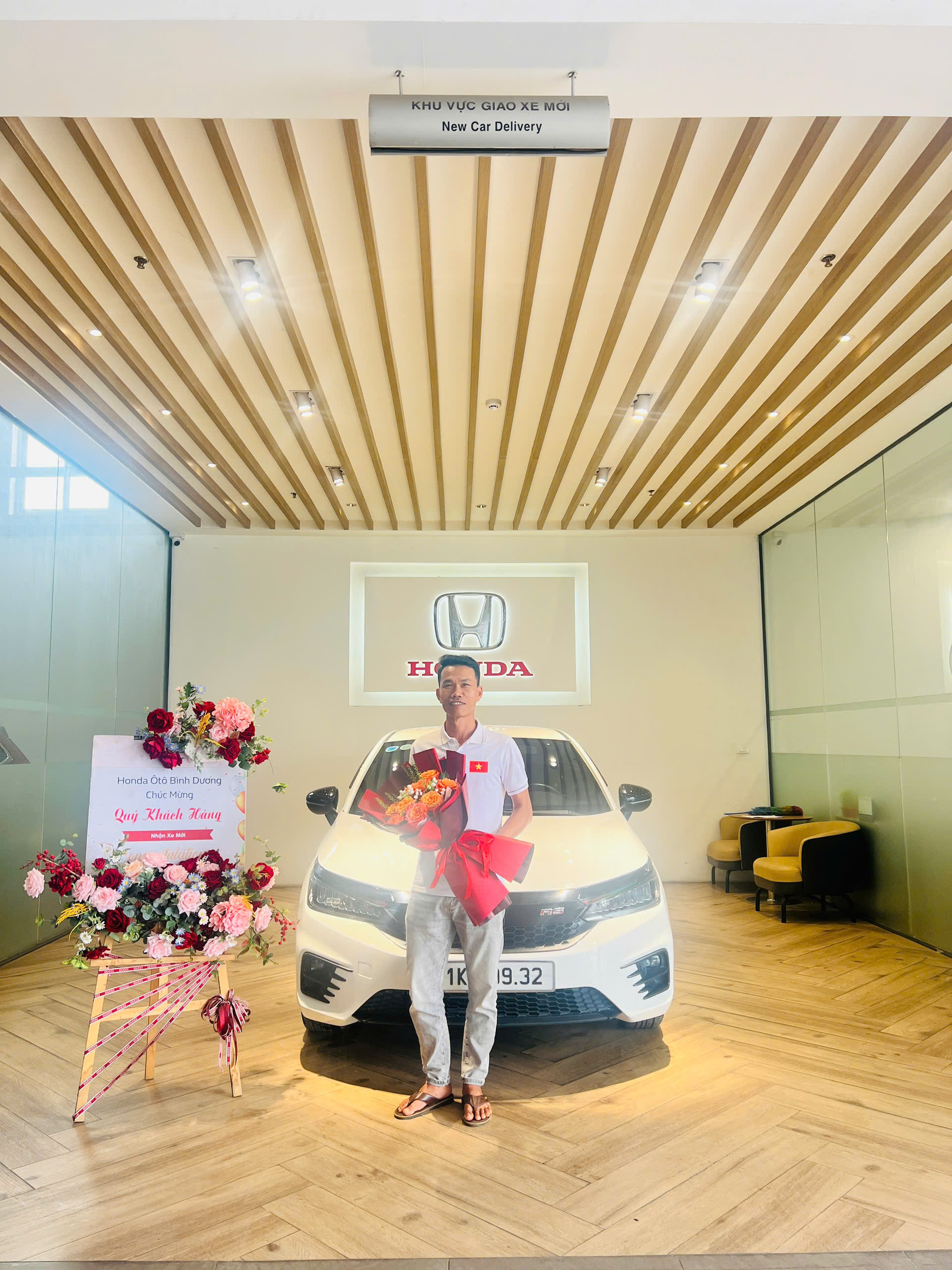 z6461737630015 ff822686d50af95b6ae3f634842aaefa Chúc mừng Quý khách hàng nhận xe Honda City 2022 xe đã qua sử dụng | Giá lăn bánh Bình Dương | Honda Ô tô Bình Dương
