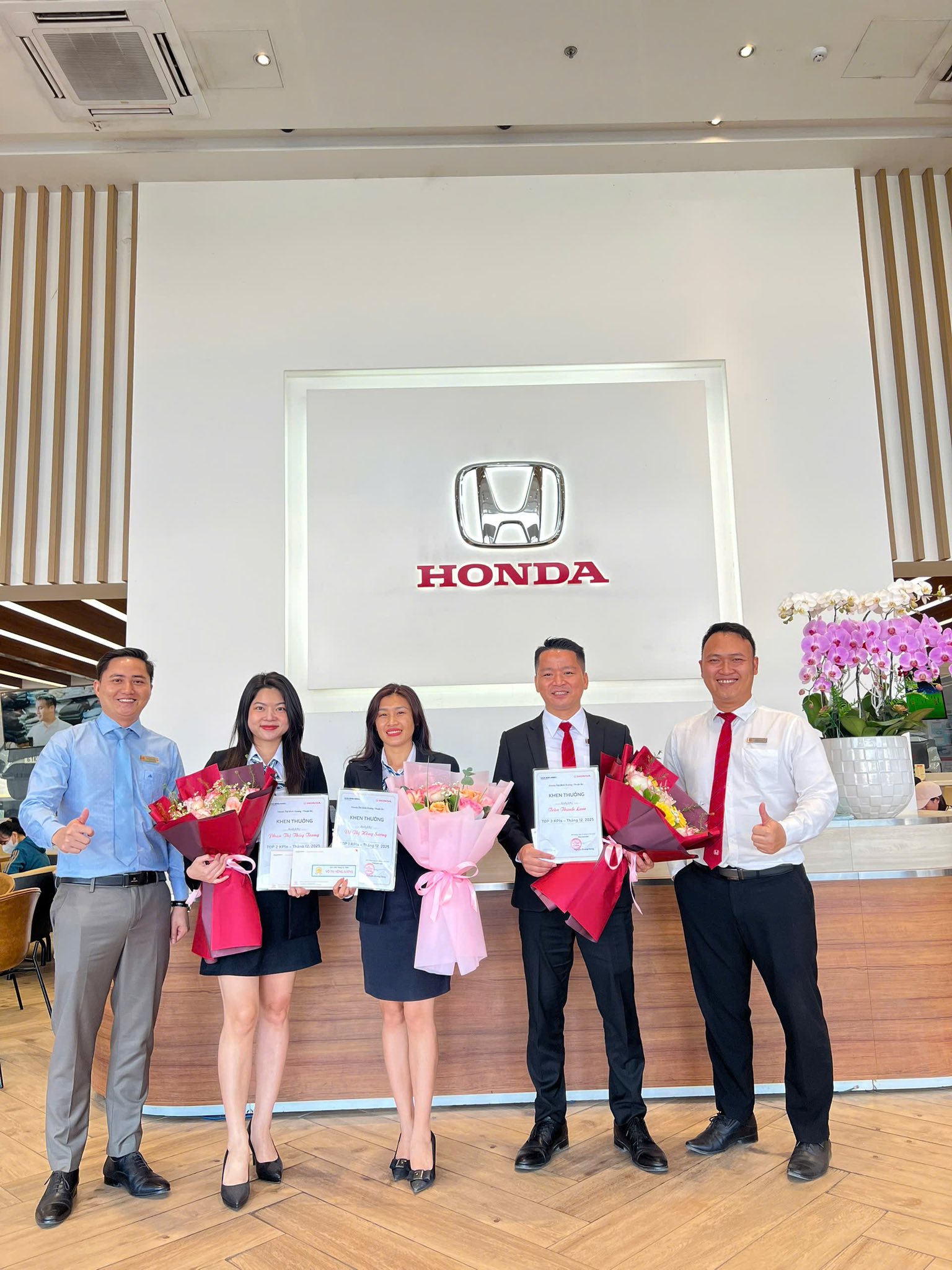 622205903 26824958903760847 4325151212362771664 n Honda Ô tô Bình Dương Vinh danh các cá nhân xuất sắc nhất tháng 12/2025 và tổng kết quý 4/2025