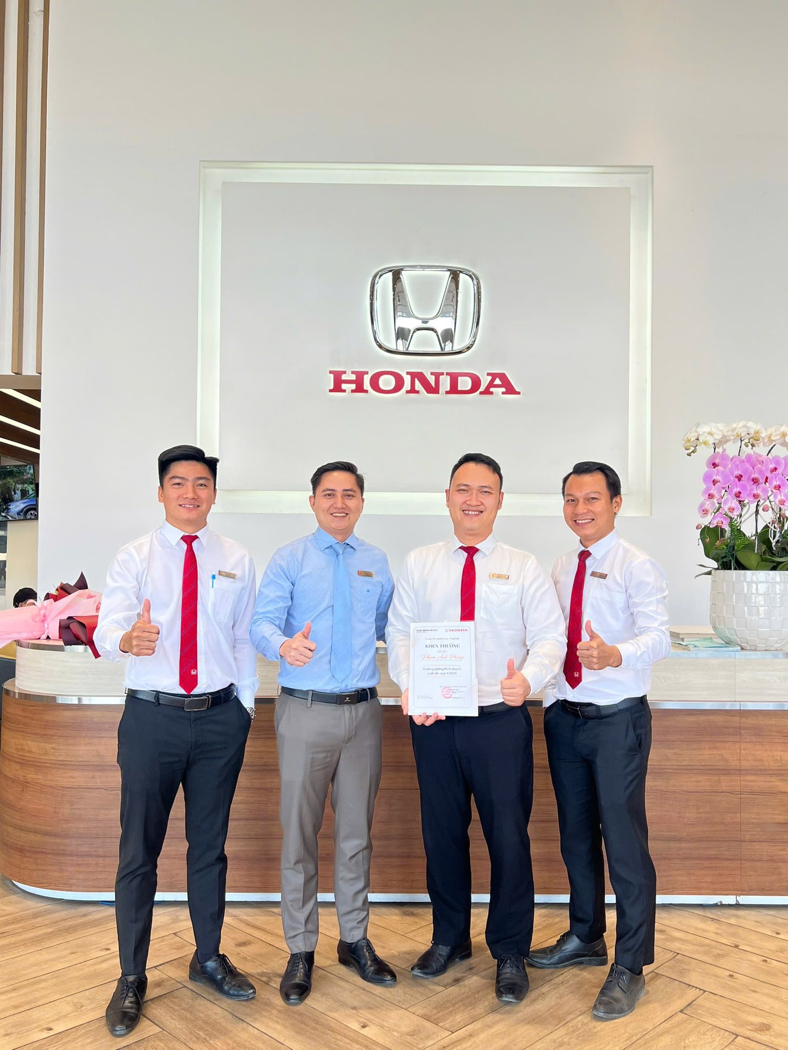 624204915 26824959180427486 4144609071983246824 n Honda Ô tô Bình Dương Vinh danh các cá nhân xuất sắc nhất tháng 12/2025 và tổng kết quý 4/2025