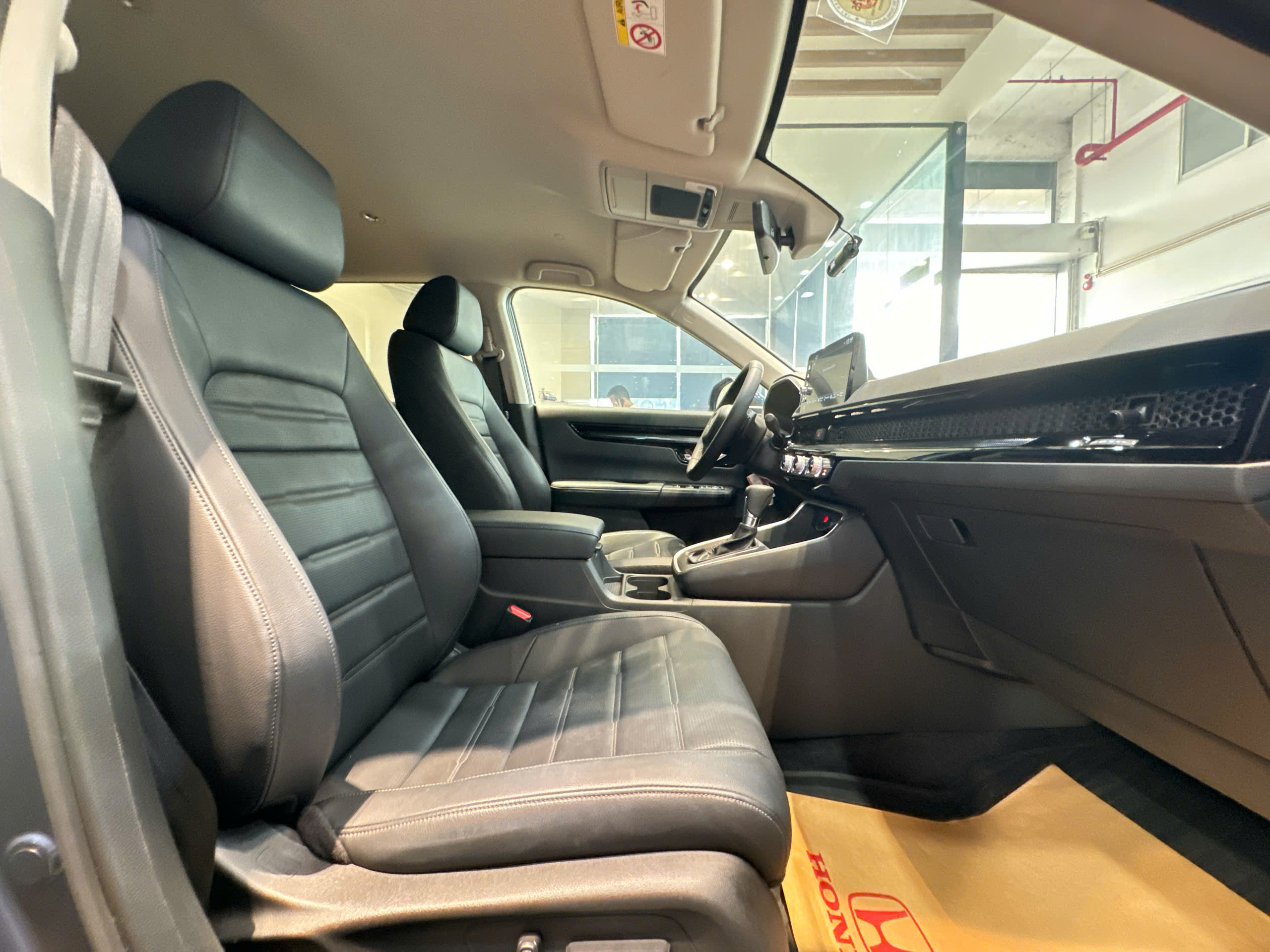 z7507255174961 b25b6df193e8ed56d0690e12dcbe264b Bán Honda CR-V L 2023 Đăng Ký 04/2024 – Xe Lướt 5.000km - Xe đã qua sử dụng chính hãng Honda ô tô Bình Dương