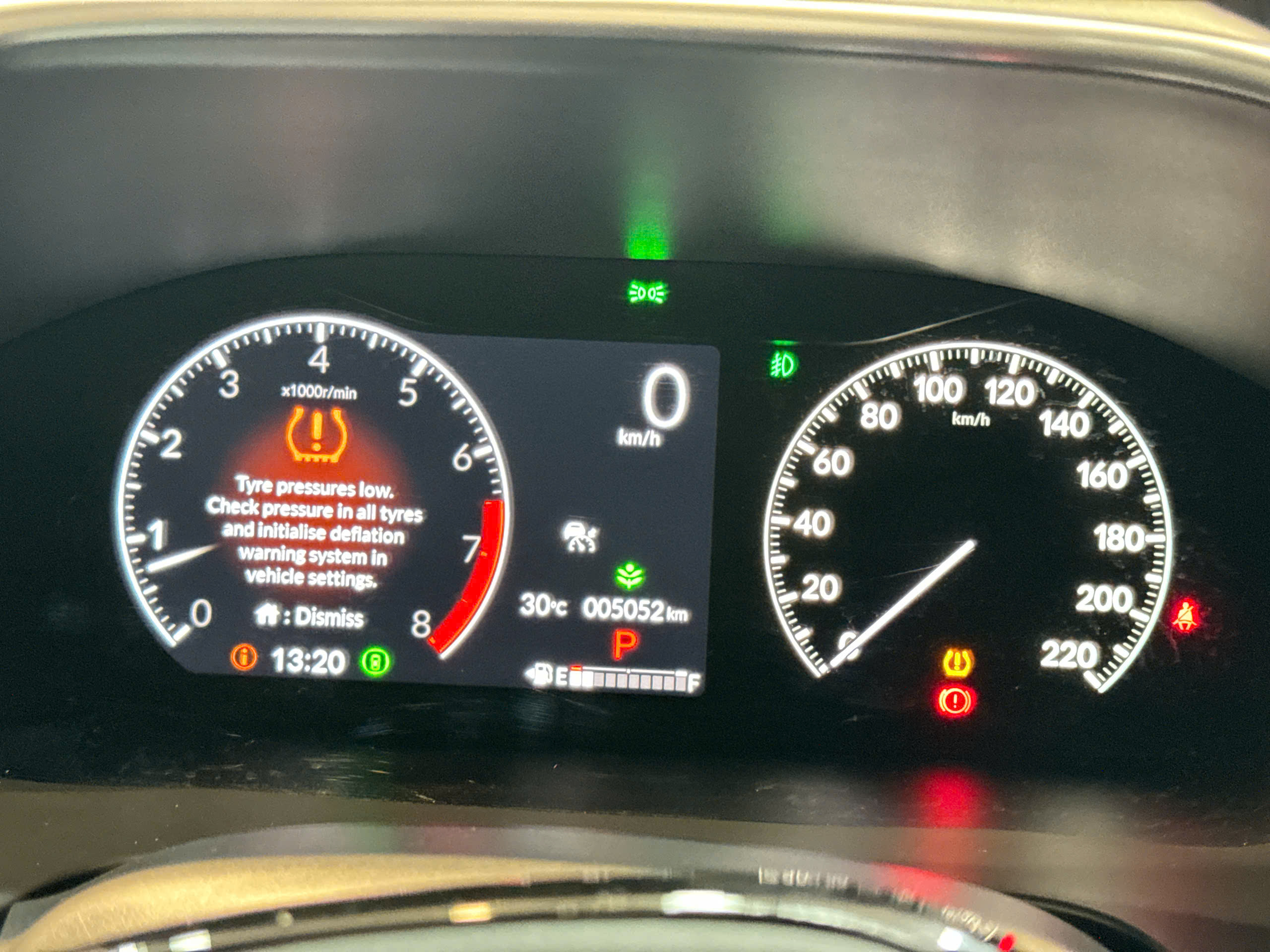 z7507255195889 f0d15edfccacc434597b4650e39554ba Bán Honda CR-V L 2023 Đăng Ký 04/2024 – Xe Lướt 5.000km - Xe đã qua sử dụng chính hãng Honda ô tô Bình Dương