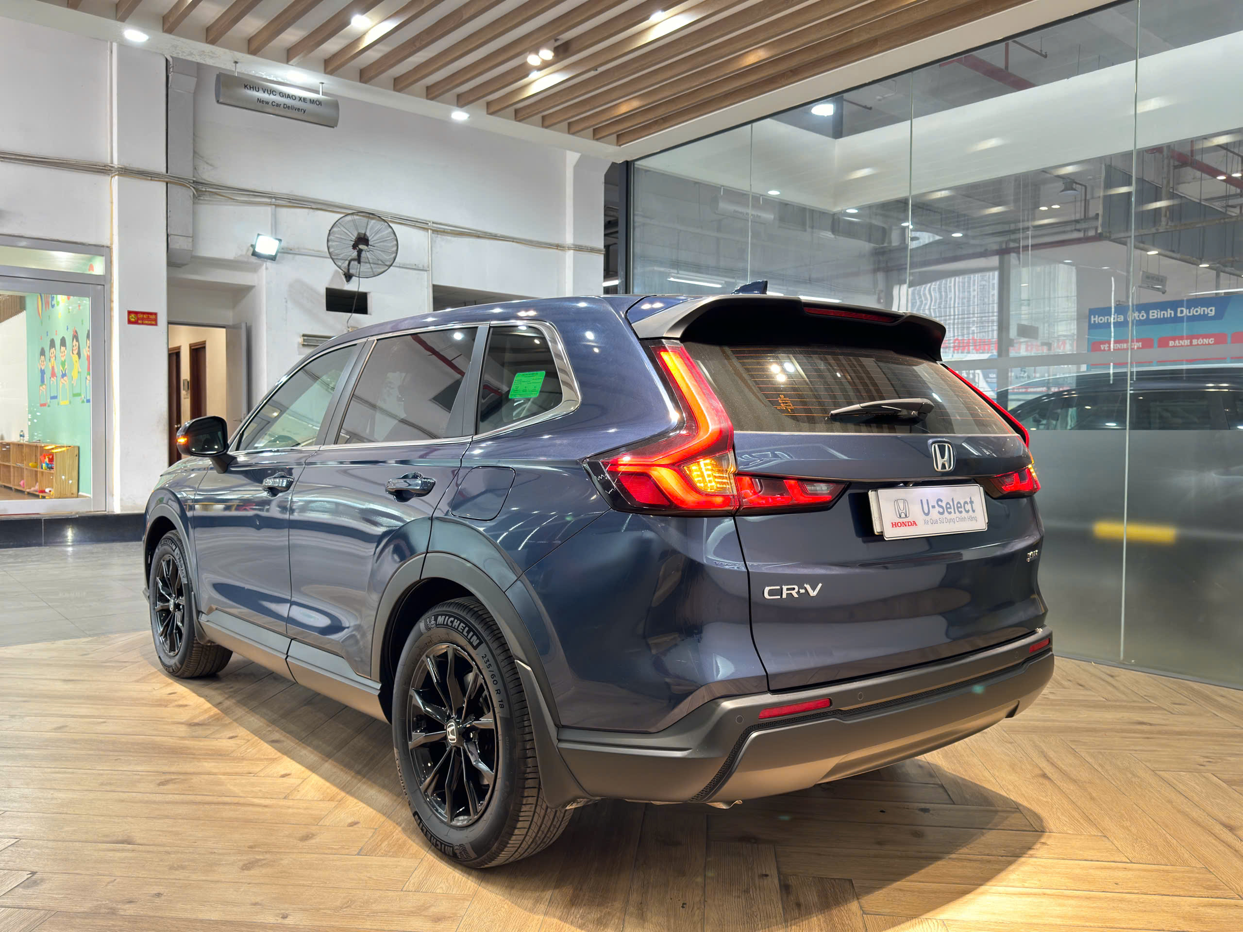 z7507255222045 601448089218b7ba8d324c7b07f8cf75 Bán Honda CR-V L 2023 Đăng Ký 04/2024 – Xe Lướt 5.000km - Xe đã qua sử dụng chính hãng Honda ô tô Bình Dương