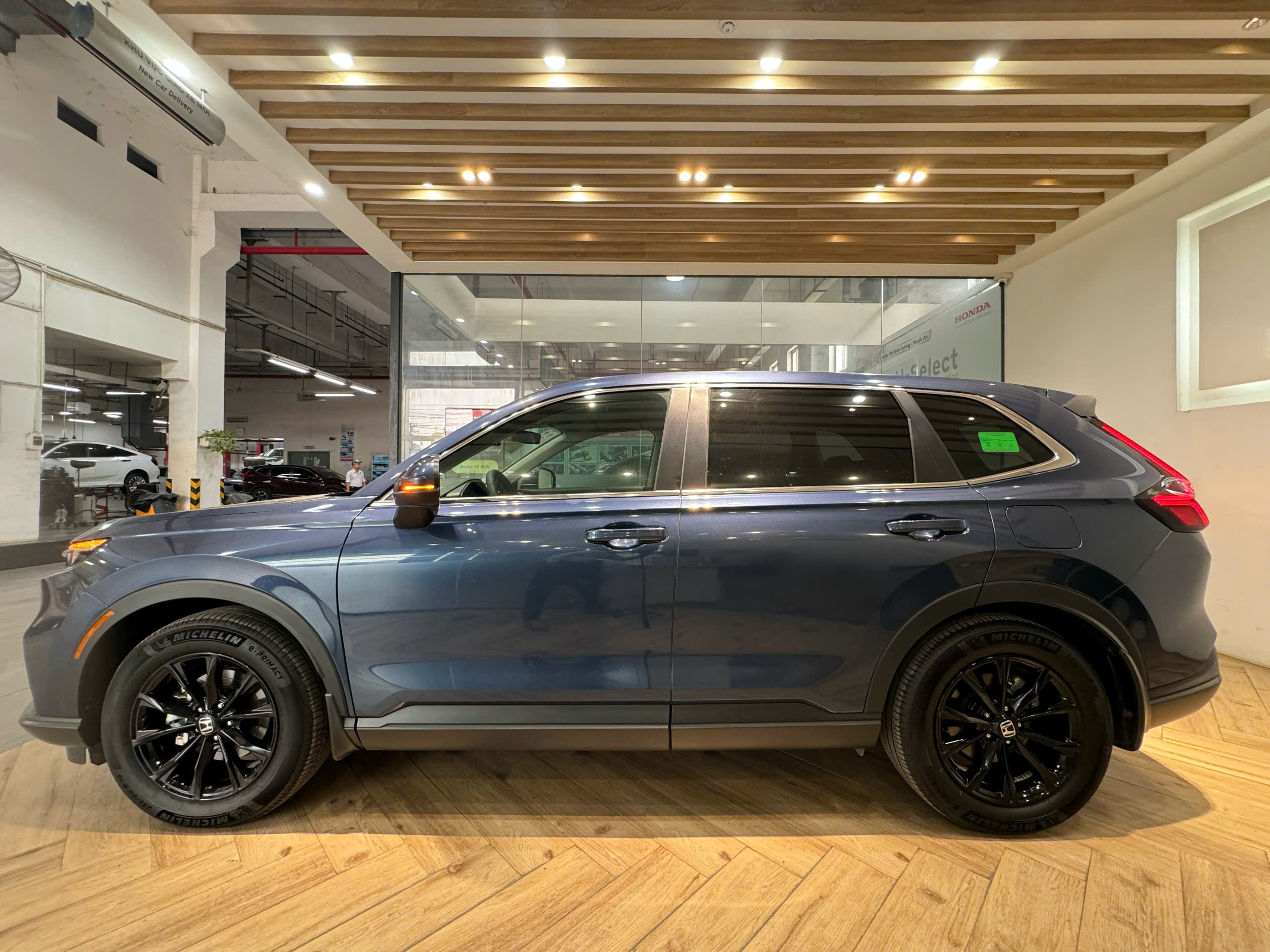 z7507255468846 923f5626c68275c859580a3cd85dad10 Bán Honda CR-V L 2023 Đăng Ký 04/2024 – Xe Lướt 5.000km - Xe đã qua sử dụng chính hãng Honda ô tô Bình Dương